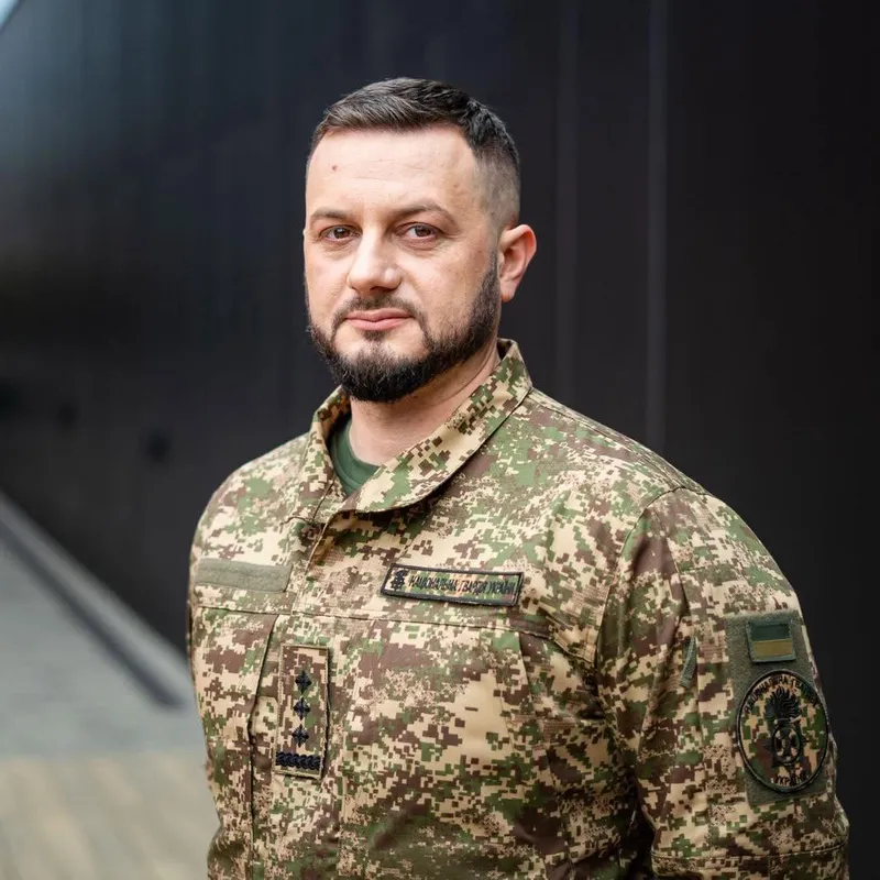 Ігор Оболєнський, командир корпусу «Хартія»