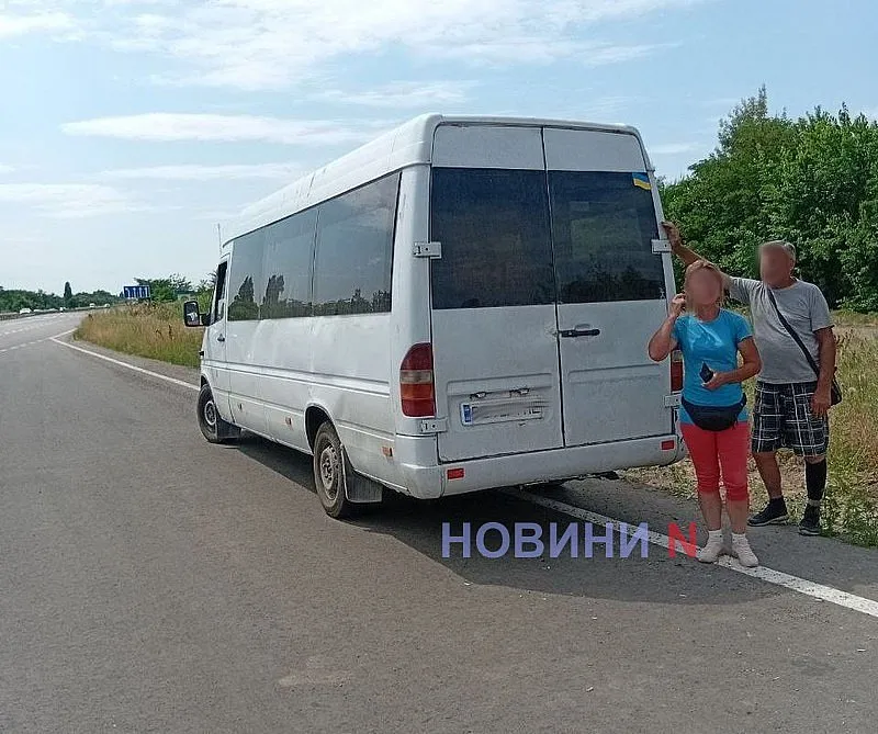 Водія маршрутки забрали до ТЦК просто на трасі