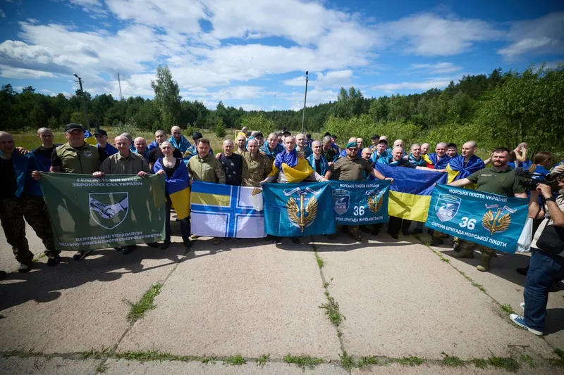 Звільнені з полону українські оборонці
