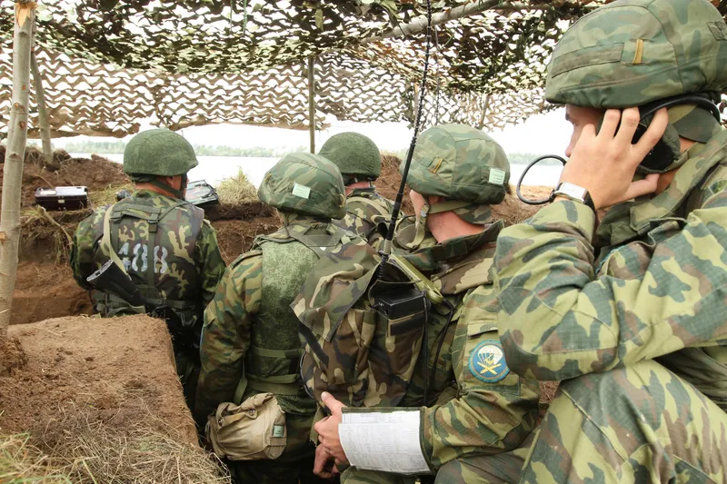 російські військові