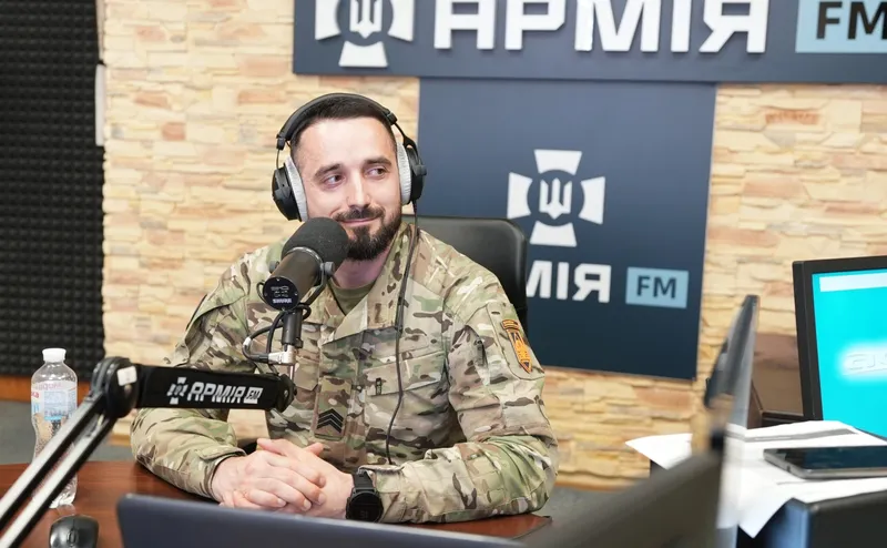 Пілот підрозділу MURAMASA Максим із позивним «Бумер» в етері Армія FM 